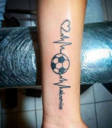 tatuajes pequeos de ftbol|Tatuajes de fútbol: ⚽️ Significado +100 imágenes y diseños